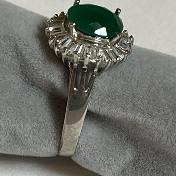 Vintage 925 sterling silver with Emerald and white Sapphires  Art US size 10.45 - Picture 3 of 9